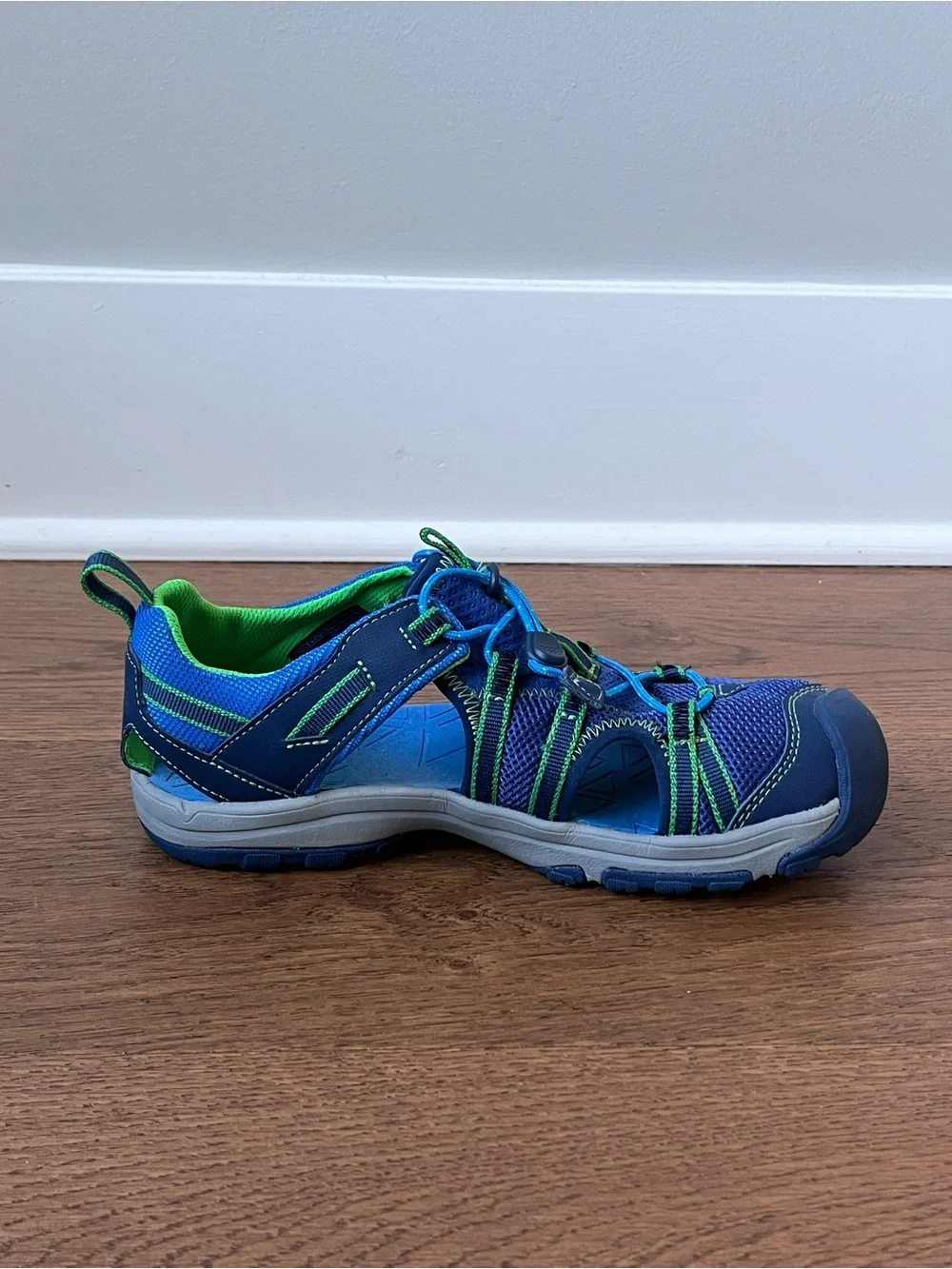 TEVA Boys Manatee Summer Outdoor Sandals Size 4 Blue Green Slip On Water Shoes